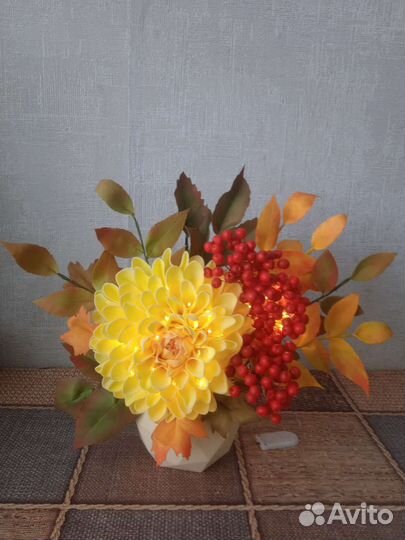 Светильник ручной работы из фоамирана