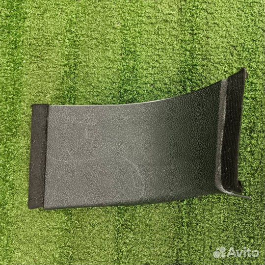 Обшивка отсека багажника правая Ford Focus 2 2007