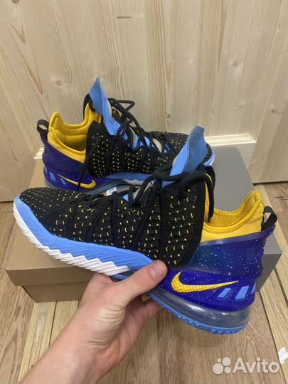 Nike Lebron 18 Оригинал (42,5)