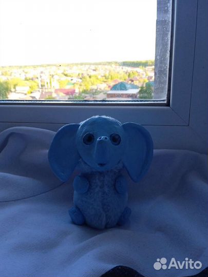 Слоник в смешанной технике