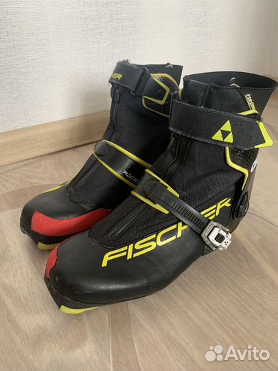 Лыжные коньковые ботинки fischer