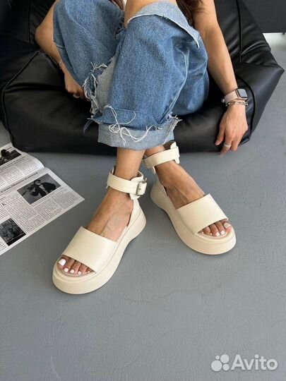 Босоножки женские