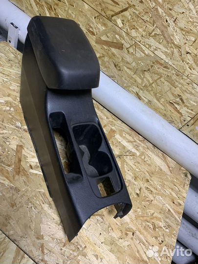 Подлокотник Mitsubishi Lancer IX 9 Classic Консоль