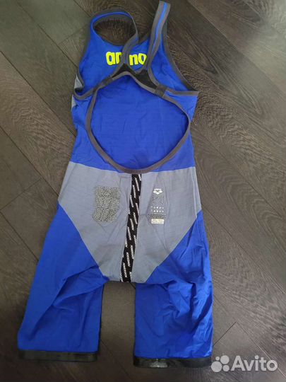 Гидрокостюм женский для плавания Арена 32