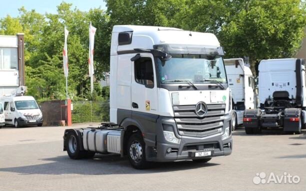 Pазбираем грузовик Mercedes-Benz Actros mpiv с 201