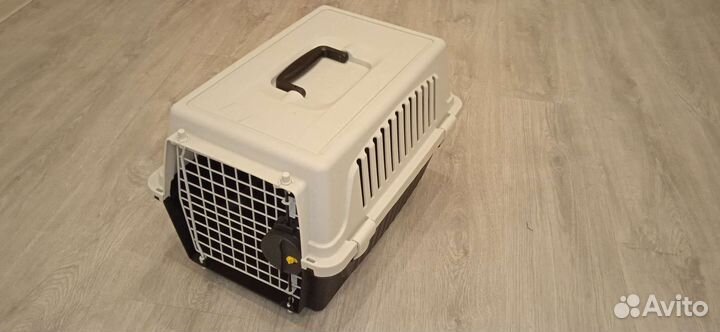 Переноска для кошек пластиковая