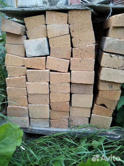 Кирпич огнеупорный ребровой