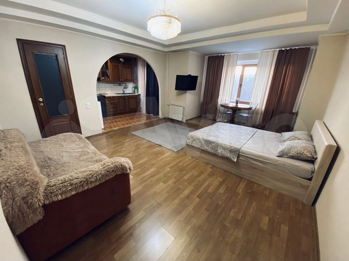 1-к. квартира, 42 м², 2/5 эт.