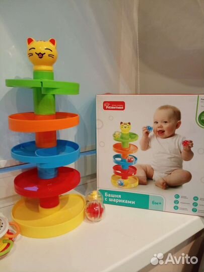 Горка с шариками-погремушками