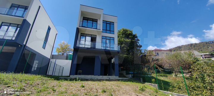 Дом 172 м² на участке 4,5 сот.