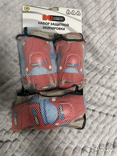 Защитная экипировка наколенники