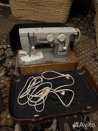 Швейная машина Чайка 3