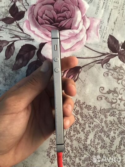 Телефон iPhone 5s