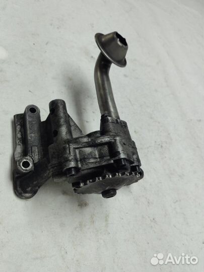 Масляный насос Volkswagen Passat B6 2005-2011