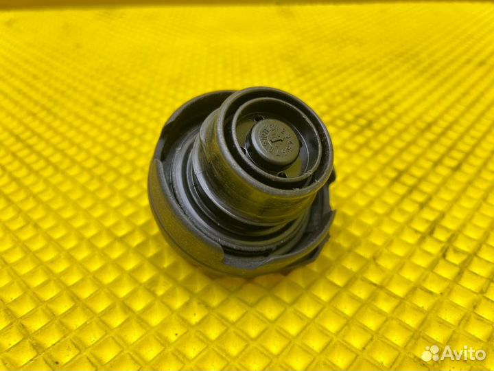 Крышка топливного бака Volkswagen Touareg 7LA 2.5