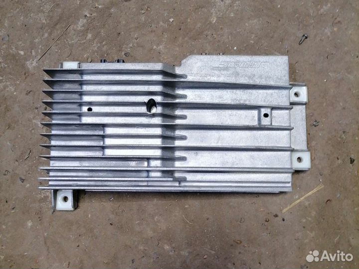 Усилитель звука Cadilac SRX