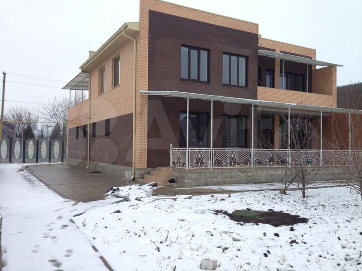 Коттедж 350 м² на участке 7,5 сот.