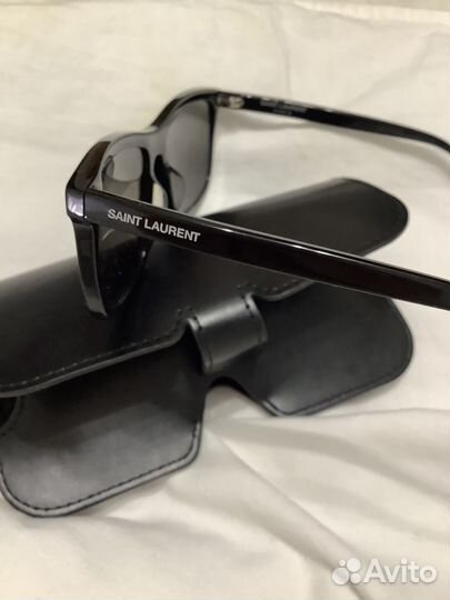 Солнцезащитные очки saint laurent