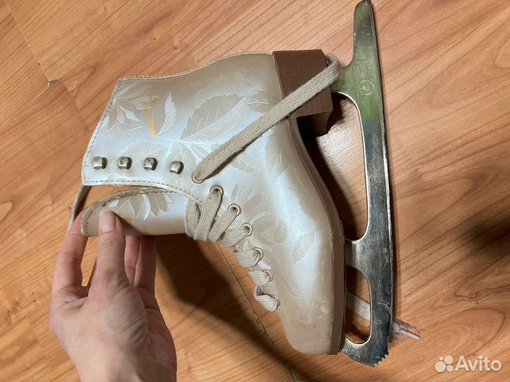 Коньки фигурные graf chamomix g