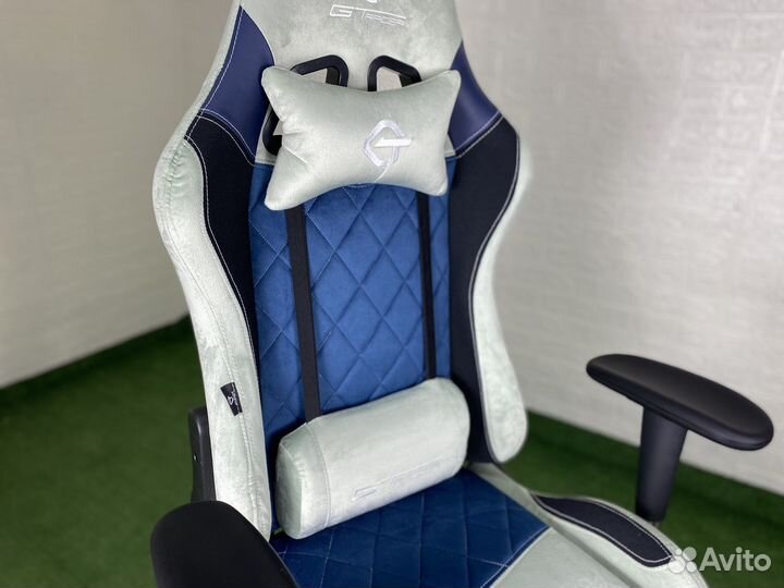 Компьютерное кресло синее велюр