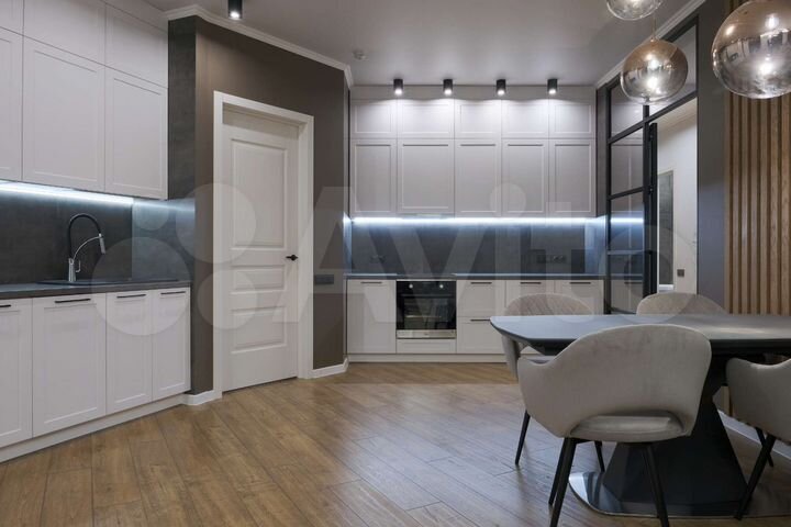 4-к. квартира, 118 м², 3/18 эт.