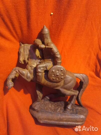 Статуэтка металлическая