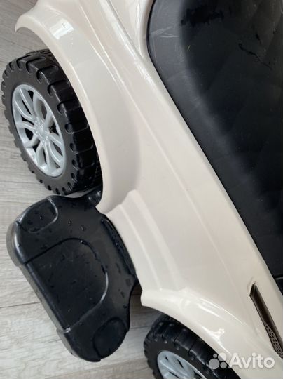 Детская машинка каталка с ручкой