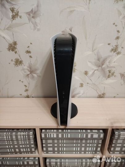 Sony Playstation 5 Digital Edition. 2 геймпада