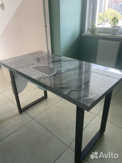 Маникюрный стол с вытяжкой Verakso