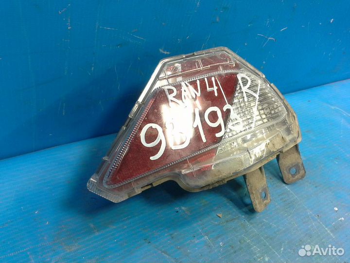 Фонарь задний в бампер правый Toyota RAV 4 2013-20