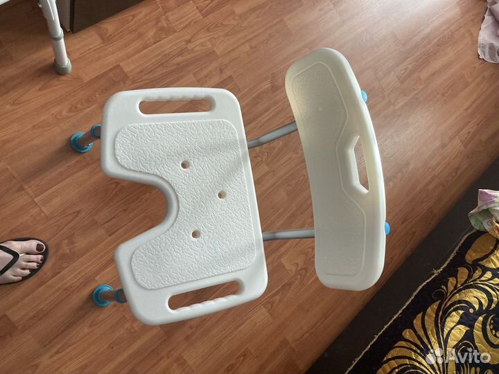 Стул для купания пожилых и инвалидов