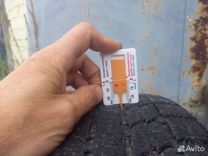 Toyo Observe GSi-5 215/65 R16 98T