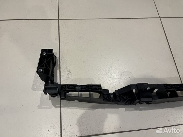 Поперечная консоль Mercedes W212 новая