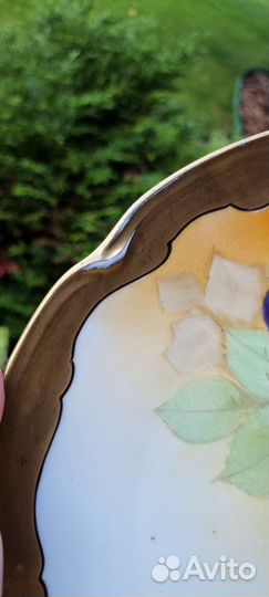 Крупное старинное блюдо с ручной росписью