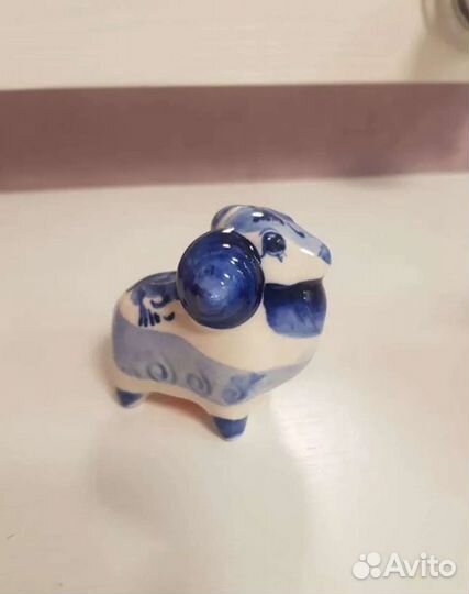 Фарфоровые бараны и овечка гжель, статуэтки, фигур