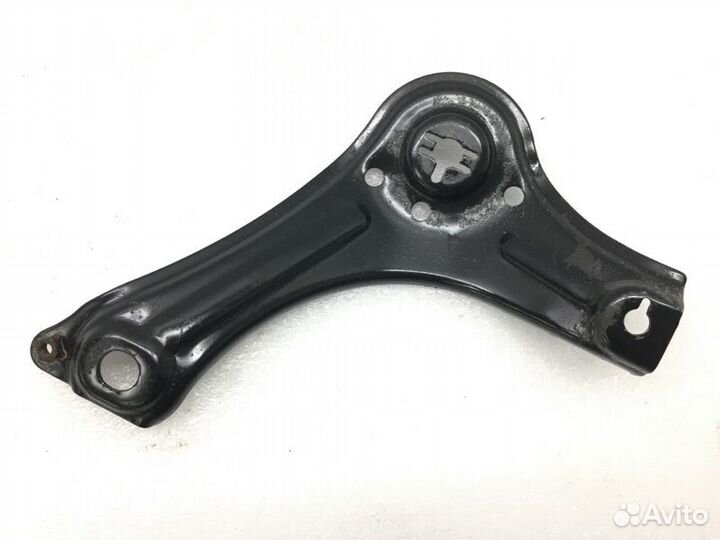 Кронштейн балки задний правый Kia Sportage 4 2.0