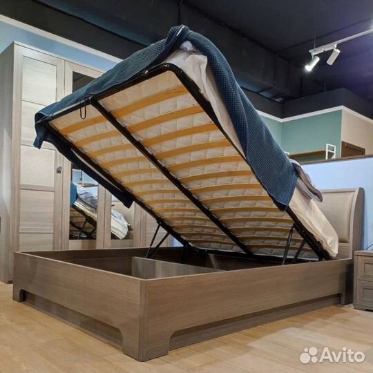 Кровать новая двуспальная