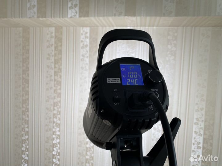 Студийный свет моноблок Godox SL60W