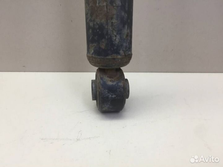 Амортизатор задний Mitsubishi Pajero/Montero Sport