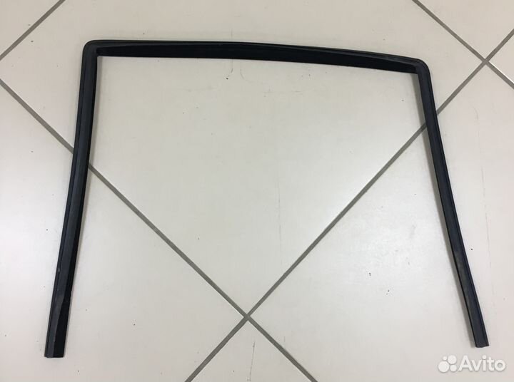 Уплотнитель стекла двери Mercedes-Benz W211