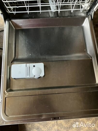 Продам посудомоечную машину