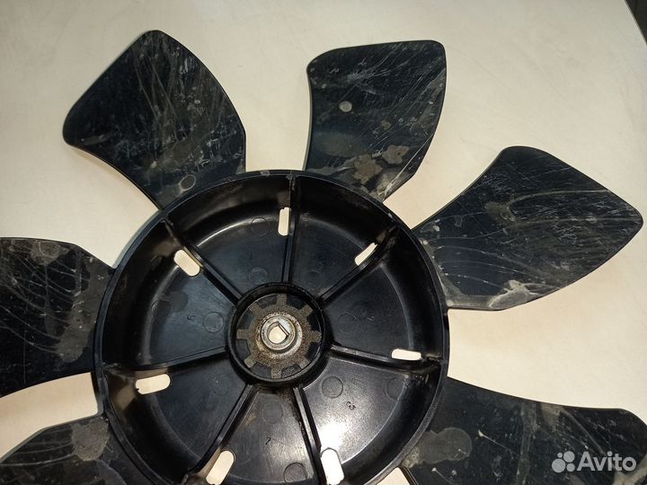 Винт правого вентилятора охлаждения мазда rx8