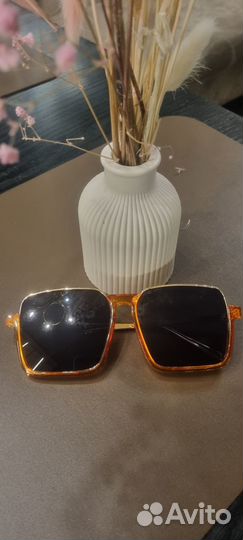 Продаю солнцезащитные очки