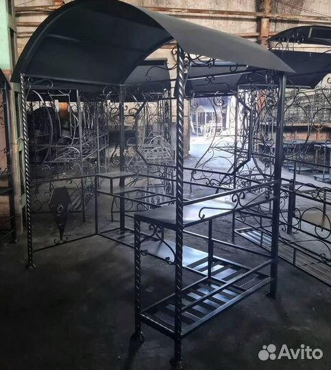 Мангал с крышей