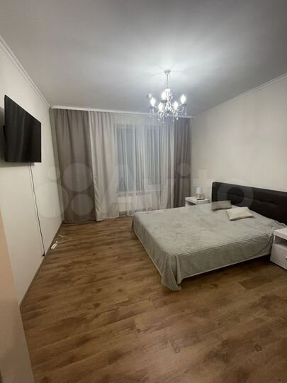 2-к. квартира, 57 м², 1/10 эт.
