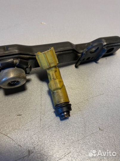 Форсунка Toyota Corolla Runx 2zzge 2005