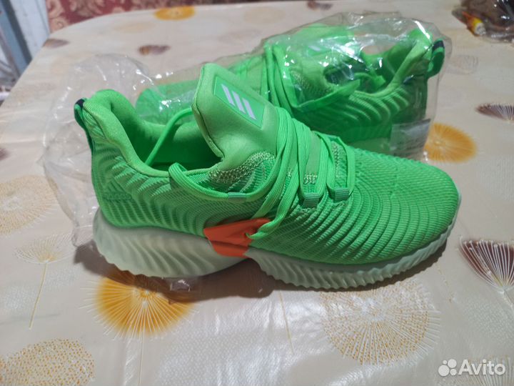 Кроссовки