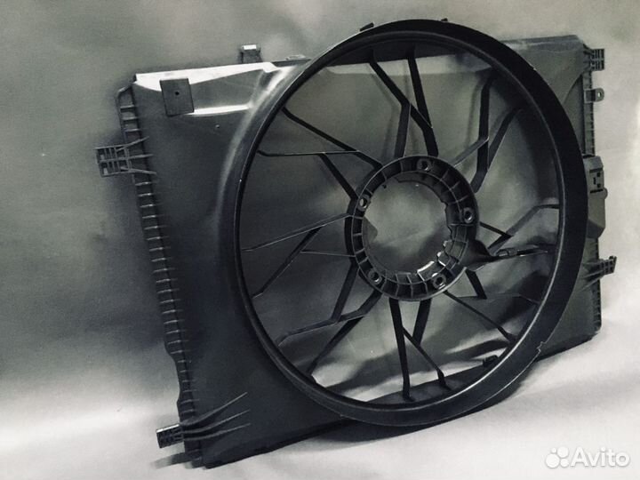 Диффузор вентилятора Mercedes W204 W212 C Class E