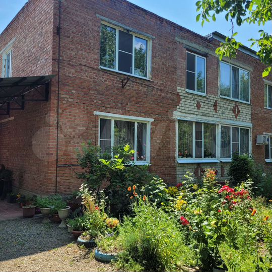 3-к. квартира, 80 м², 1/2 эт.