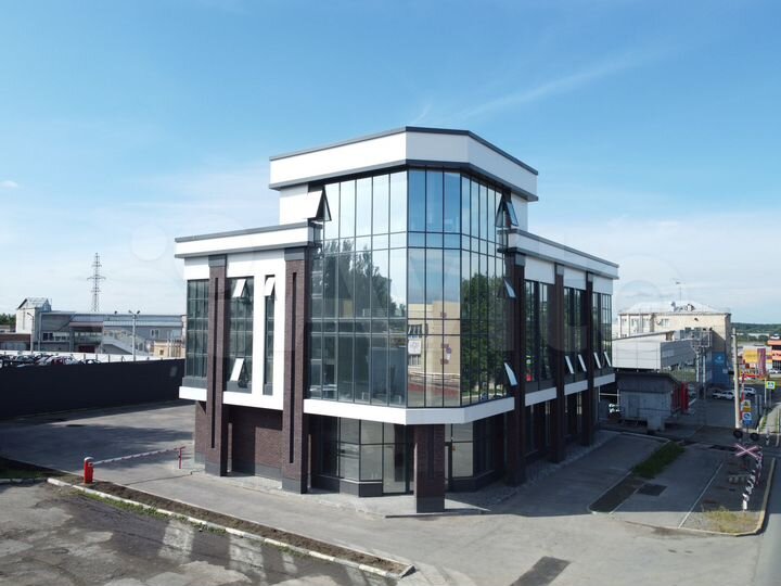 Здание, 2004.67 м²